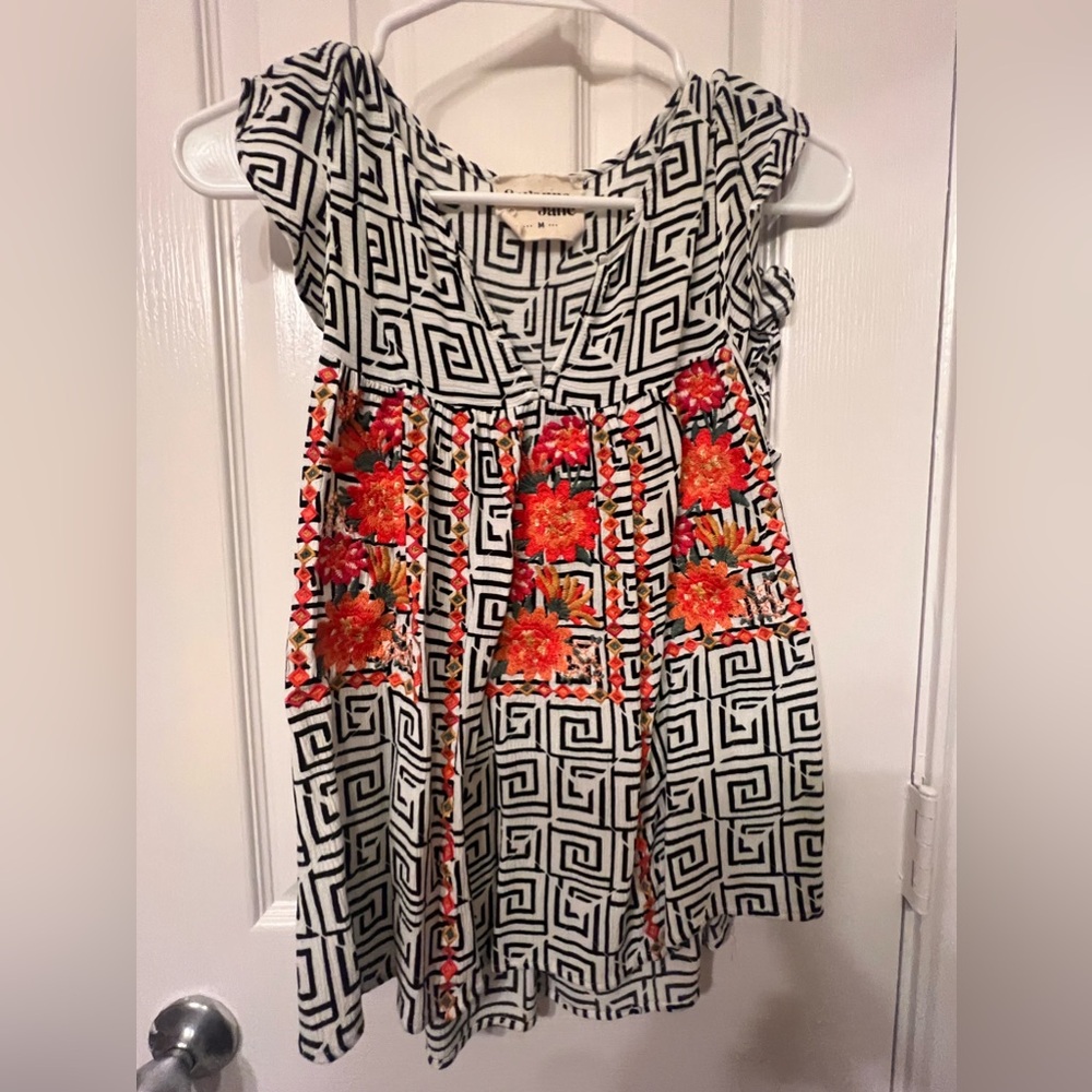 Savanna Jane size medium embroidered black and white geometric print top